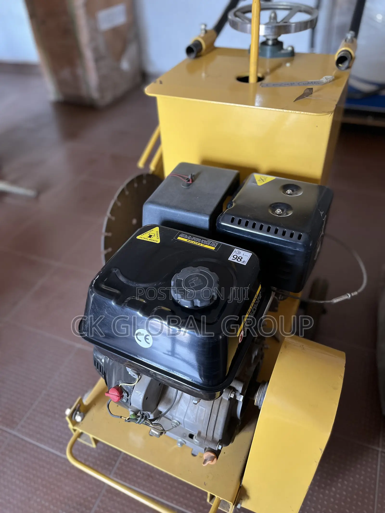 Concrete Cutting Machine (18 Inches )