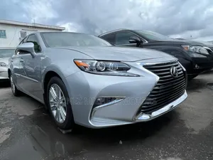 Lexus ES 350 FWD 2015 White