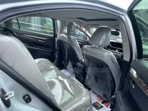Lexus ES 350 FWD 2015 White