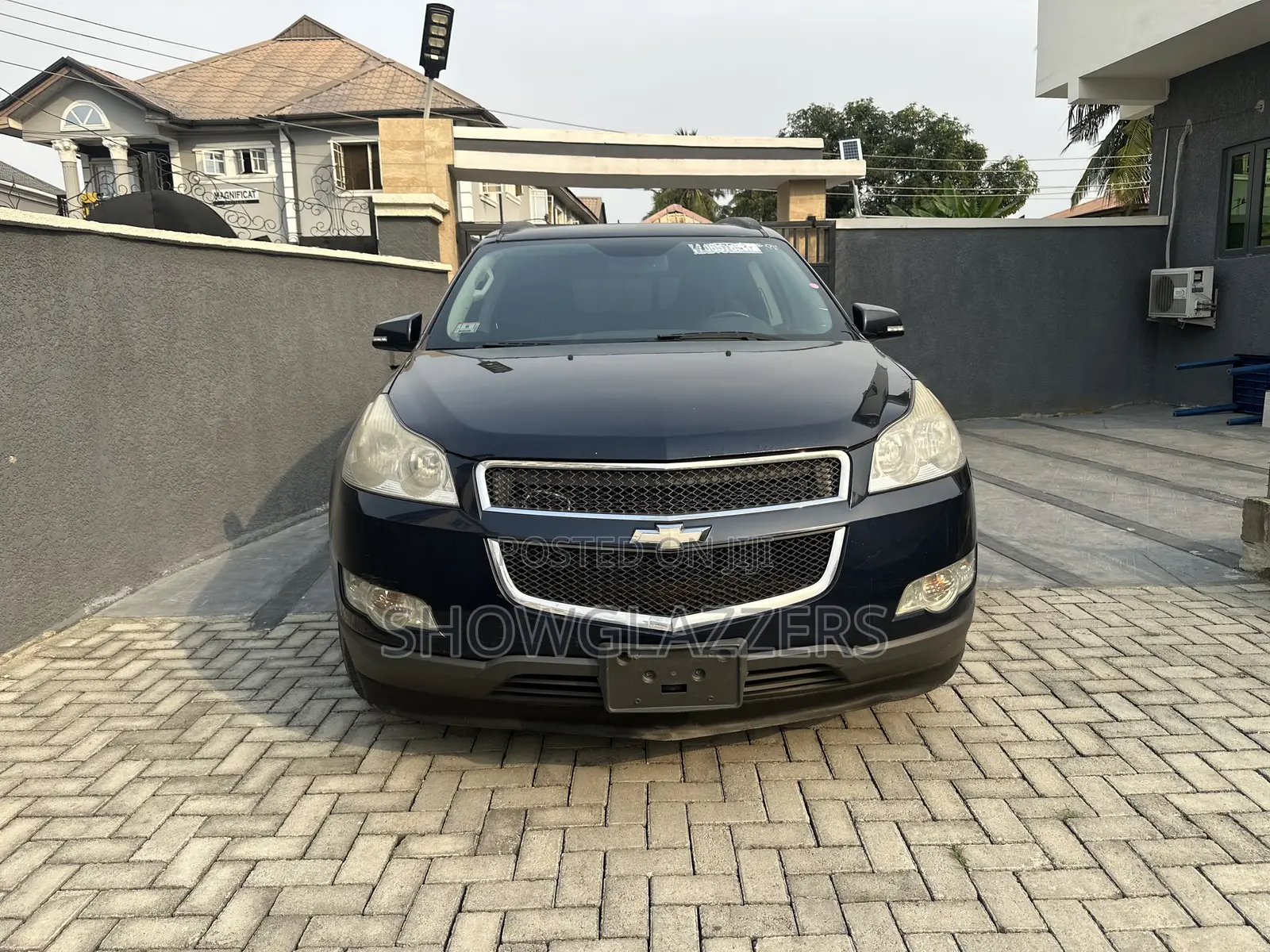 Chevrolet Traverse 2LT 2012 Blue