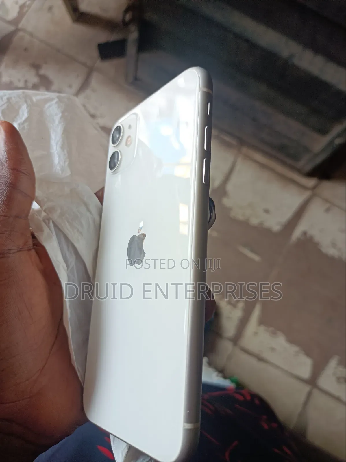 Apple iPhone 11 64 GB White