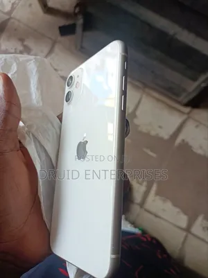 Apple iPhone 11 64 GB White