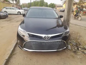 Photo - Toyota Avalon 2016 Black