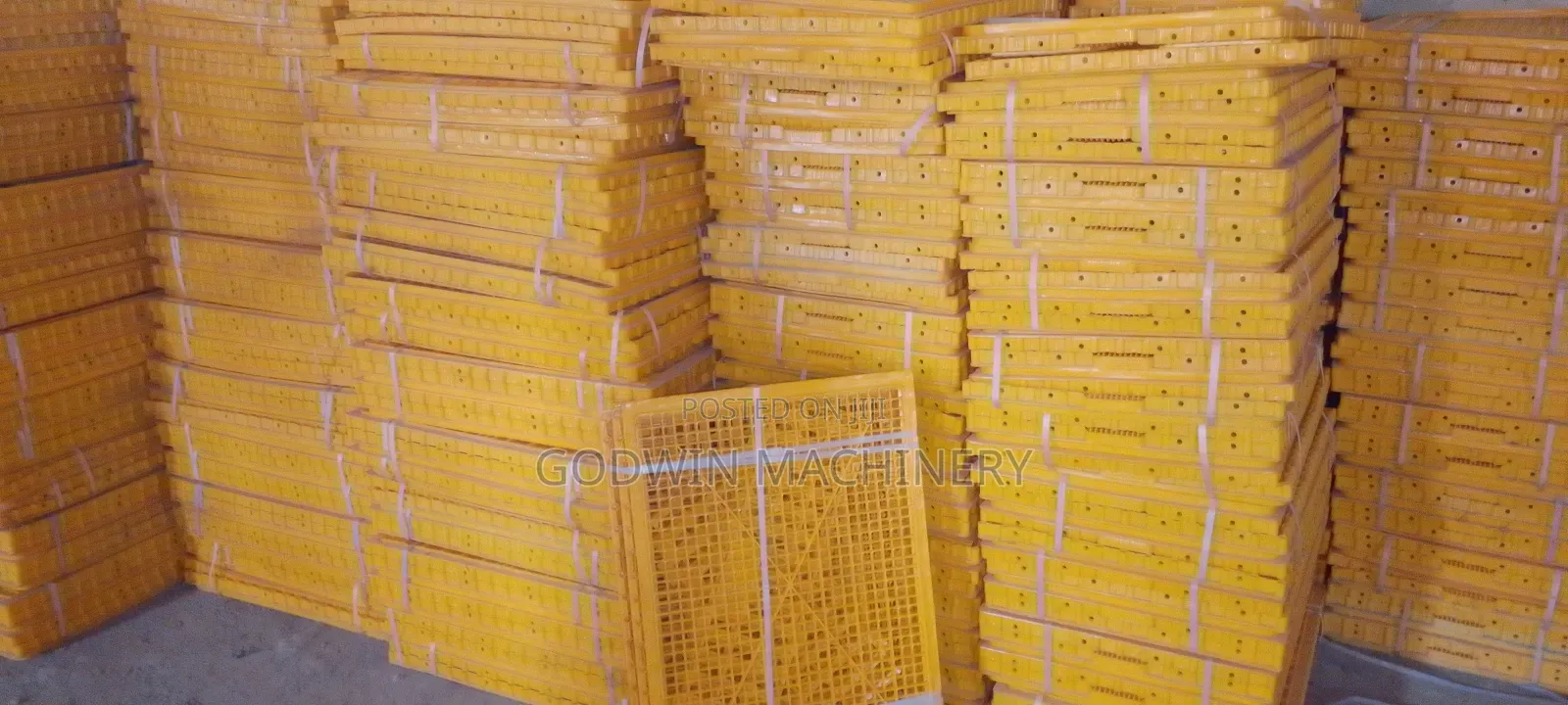 Movable Cages for Birds