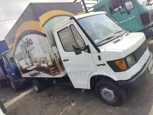 Mercedes-Benz T2 1996 White