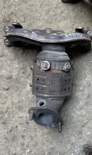Engine Catalyst Converter Hyundai Toxin 2012