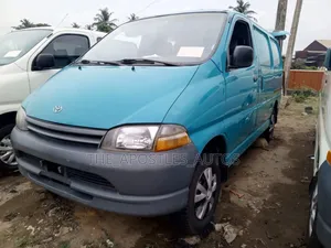 Toyota HiAce 2004 Blue