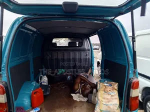 Toyota HiAce 2004 Blue