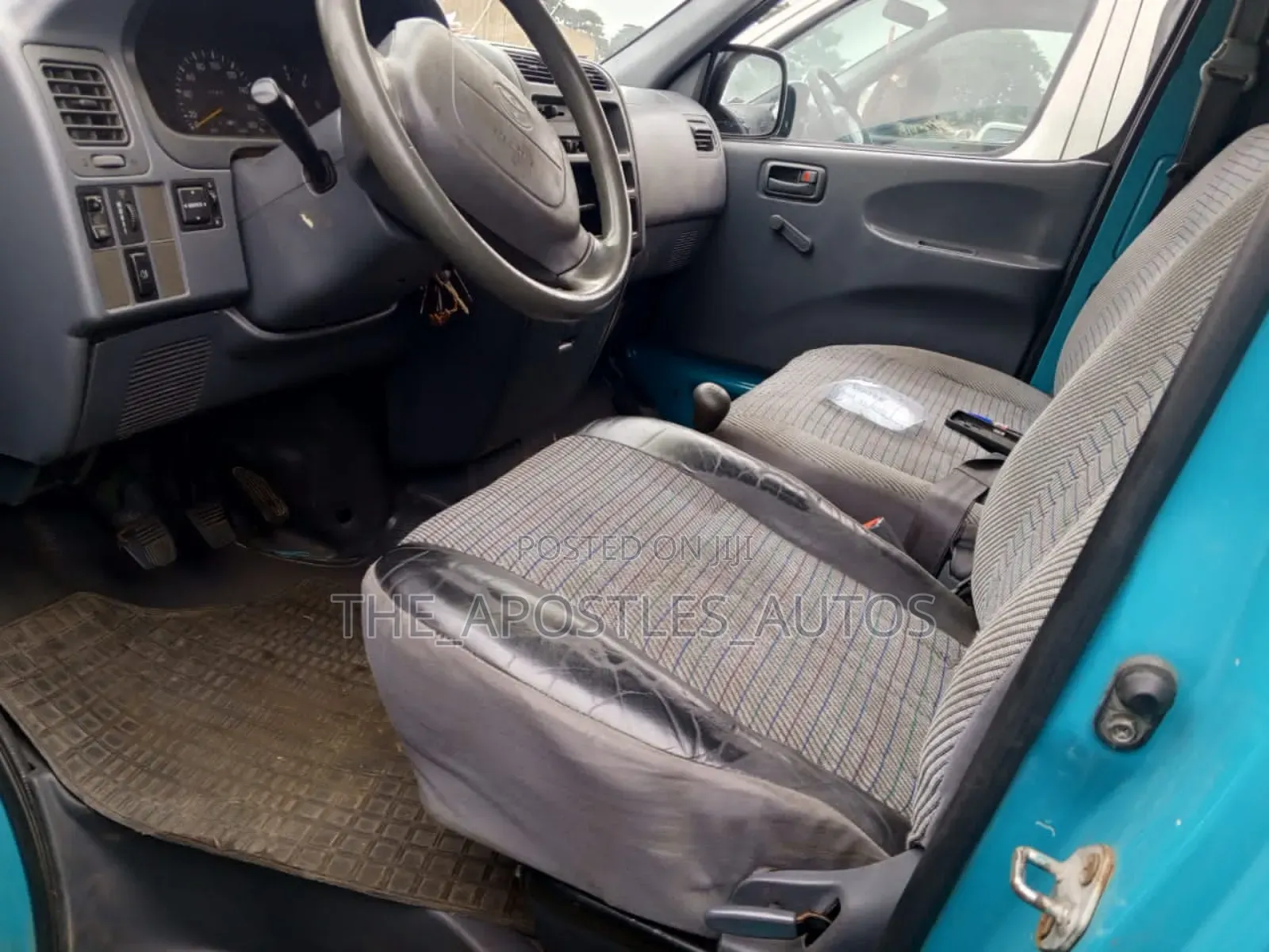 Toyota HiAce 2004 Blue