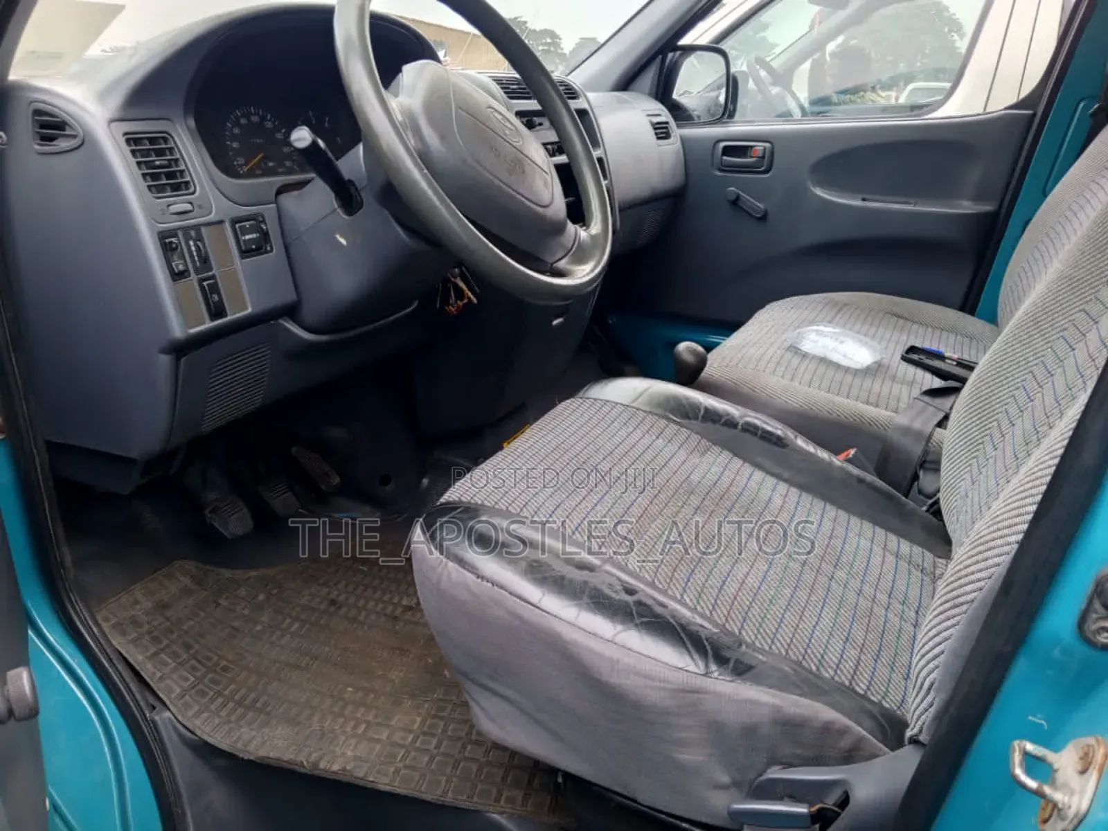 Toyota HiAce 2004 Blue