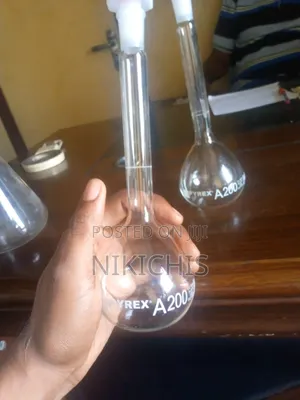 Pyrex Volumetric Flask 1L Class A