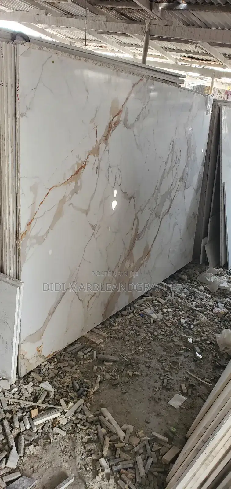 Rustic Gold Quartz for Kitchen Top