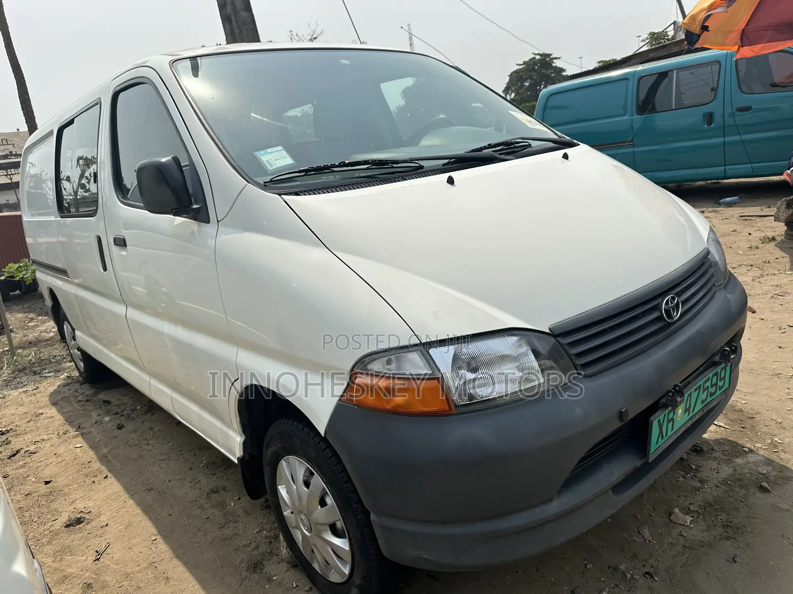 Toyota HiAce 2005 White