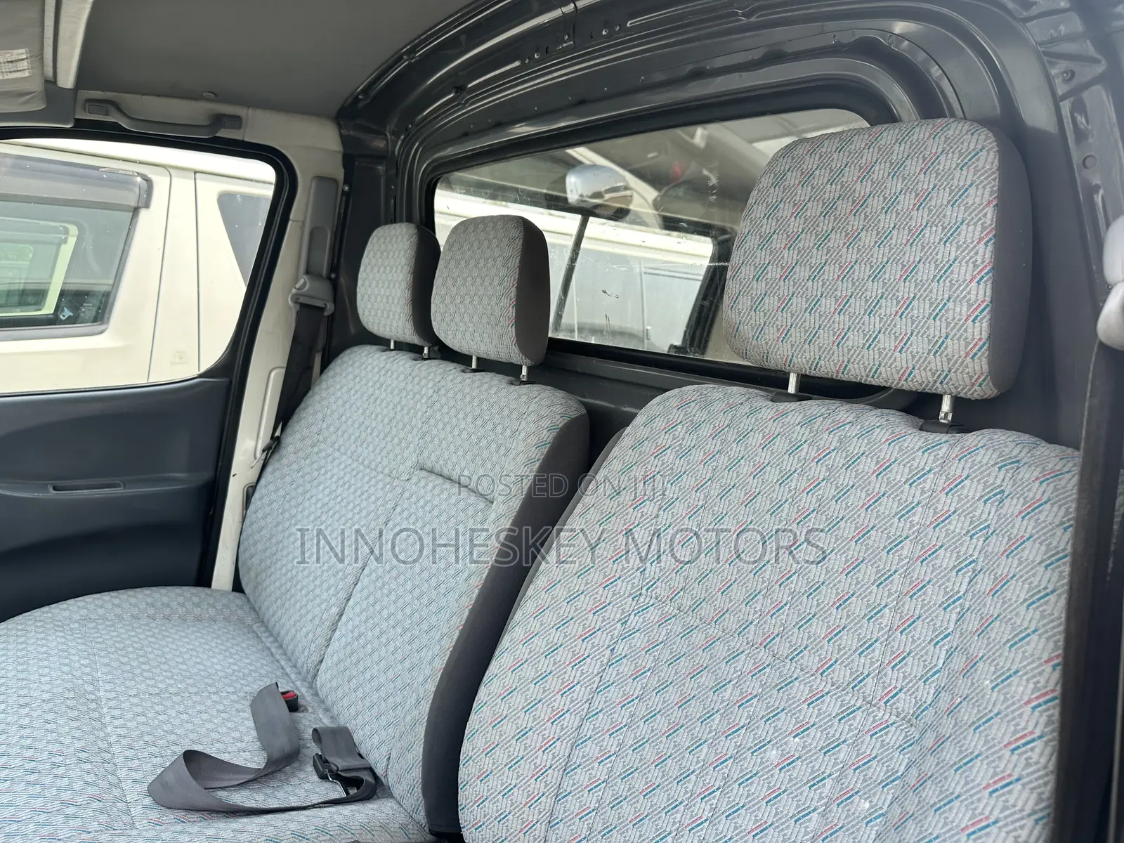 Toyota HiAce 2005 White