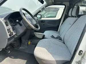 Toyota HiAce 2005 White