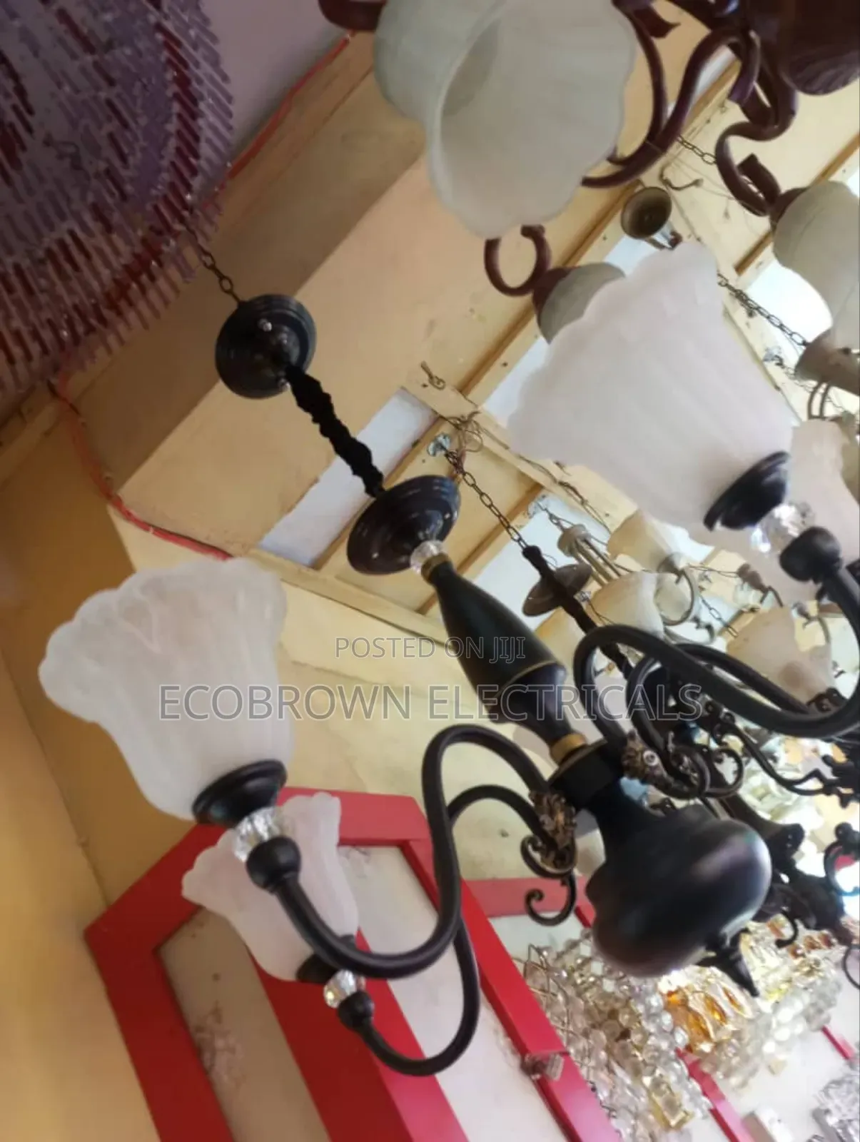 Quality Cast Chandelier Fitting for Royal Homes