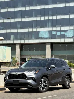 Toyota Highlander XSE 2021 Gray