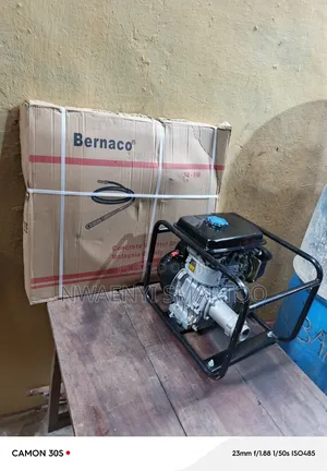 Petrol Poker Vibrating Machine Fuji Robin