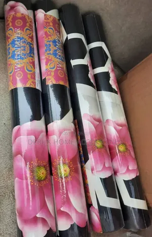 Attractive Flowery Wallpaper in Rolls