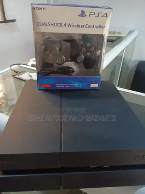 Ps4 With 10 Games and Pad With Accessoriescheap