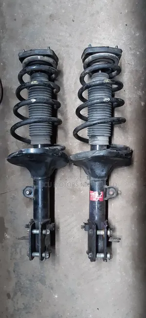 Back Shock Absorbers And Hubs Hyundai Tucson 2008 Model