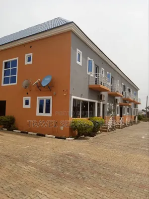 27 Rooms Student Lodge