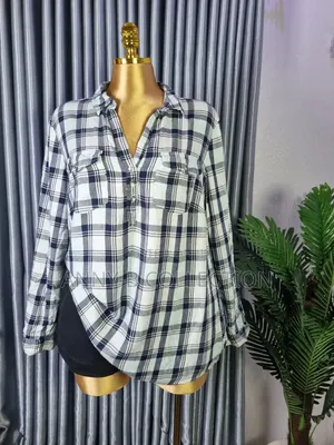 Photo - Plus Size Women Thrift Checkers Top