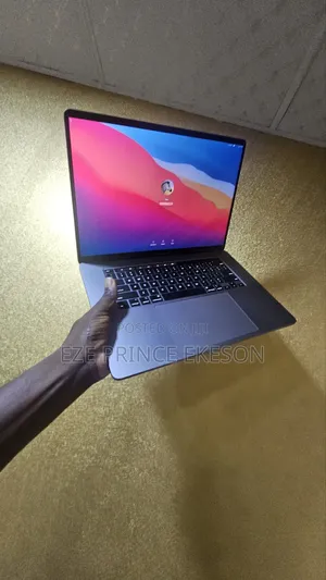 Laptop Apple MacBook Pro 2019 16GB Intel Core I7 SSD 500GB