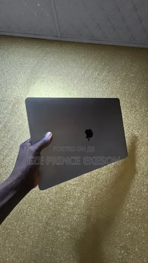 Laptop Apple MacBook Pro 2019 16GB Intel Core I7 SSD 500GB