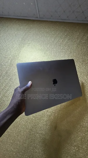 Laptop Apple MacBook Pro 2019 16GB Intel Core I7 SSD 500GB