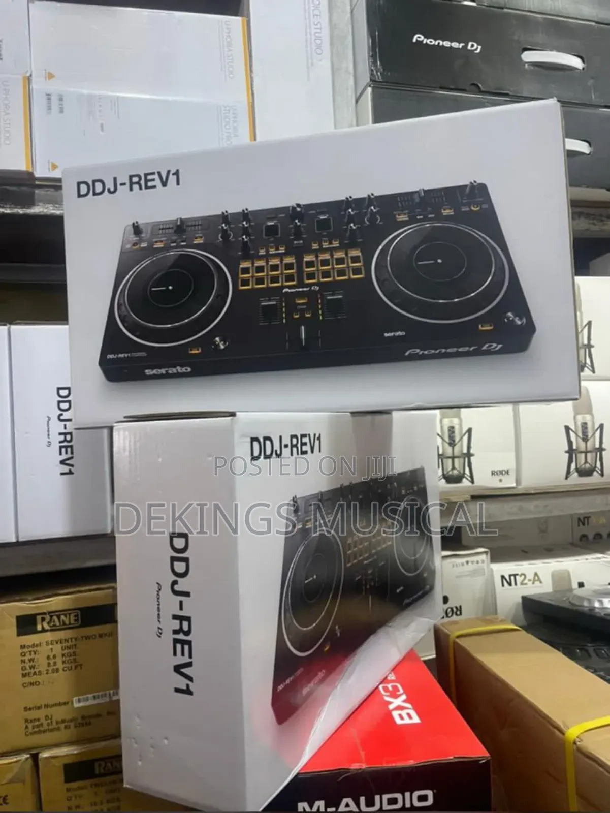 Pioneer DJ DDJ-REV1 Serato Controller
