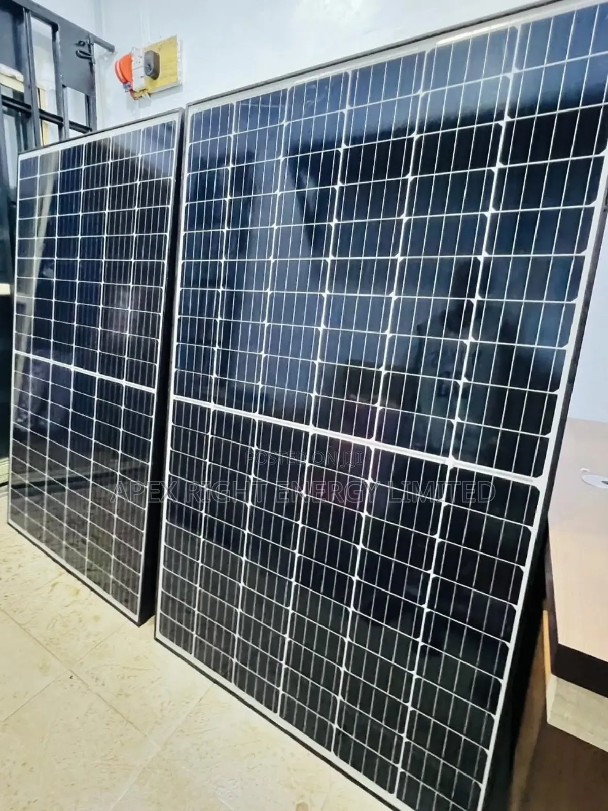 550watts Canadian Mono Black Panel