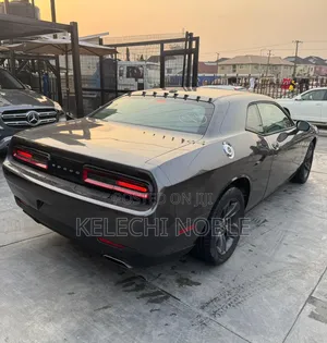 Dodge Challenger SRT 392 2dr Coupe (6.4L 8cyl 6M) 2015 Gray
