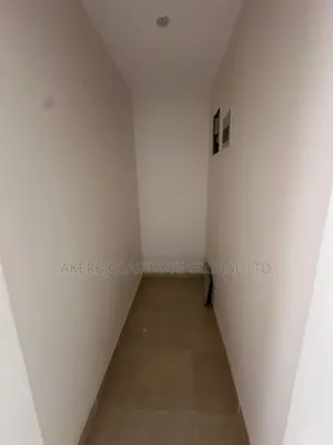 3bdrm Block of Flats in In An Estate Around for rent