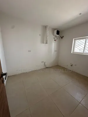 Photo - 3bdrm Block of Flats in In An Estate Around for rent