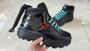 Necked Wolf Boot
