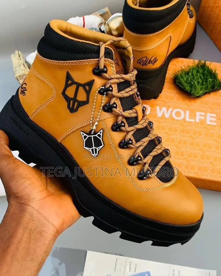 Necked Wolf Boot