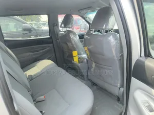 Toyota Tacoma Double Cab V6 Automatic 2010 Silver