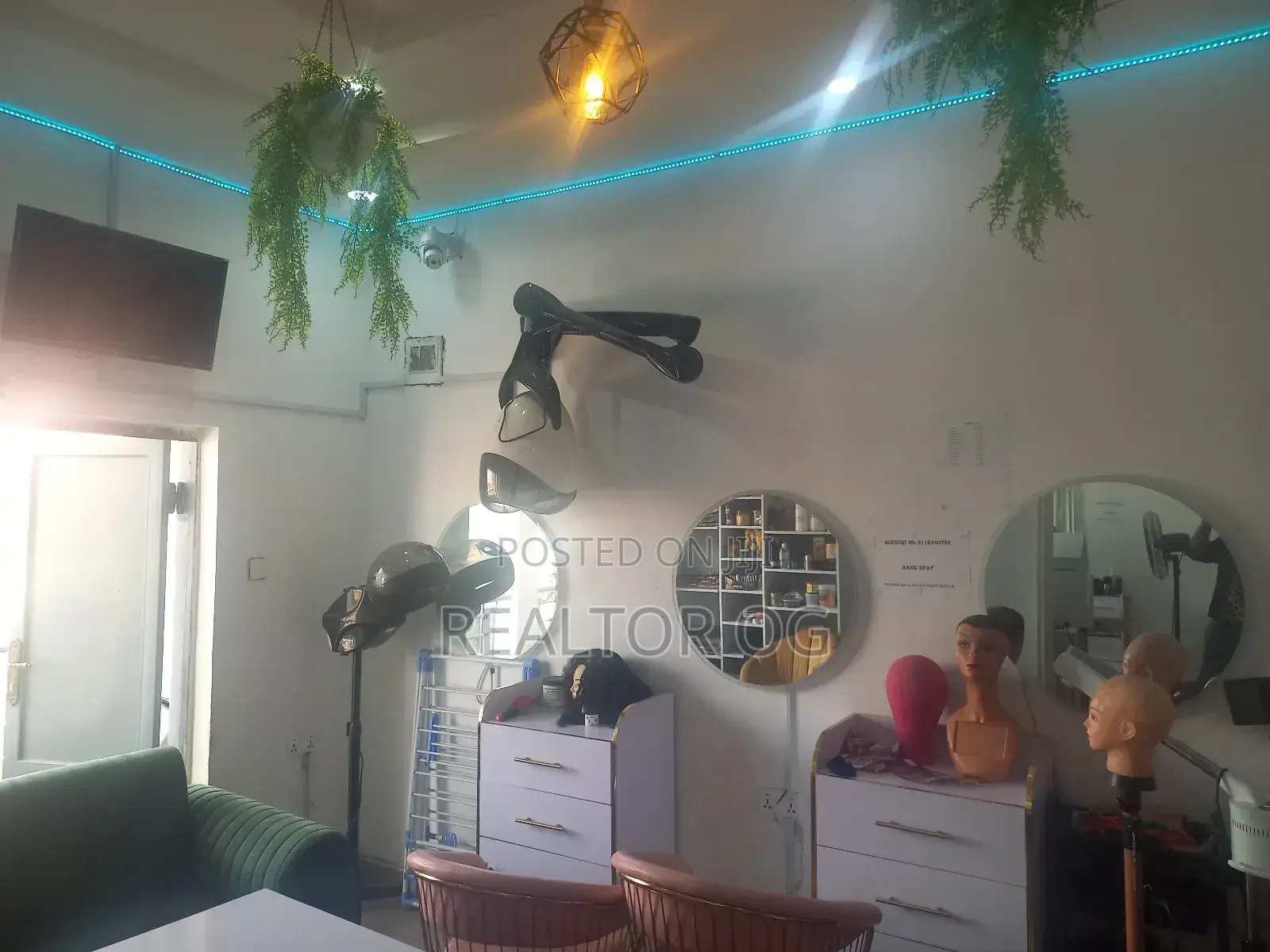 Unisex Salon Shop Available for Rent in Phase4 Kubwa