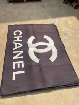 4 by 6 Designer Center Rug