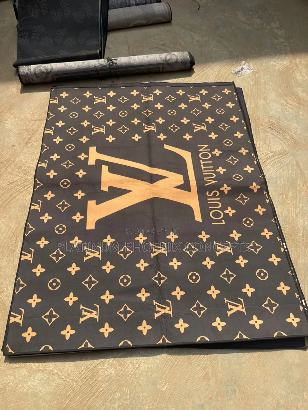 4 by 6 Designer Center Rug