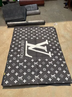 4 by 6 Designer Center Rug