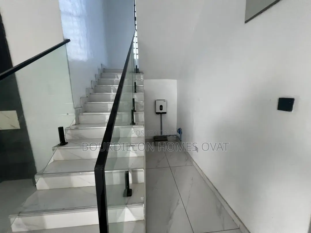 5bdrm Duplex in Ajah for sale