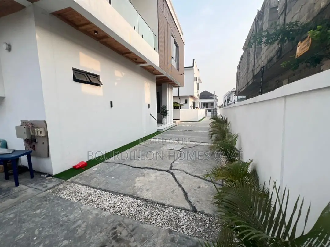 5bdrm Duplex in Ajah for sale