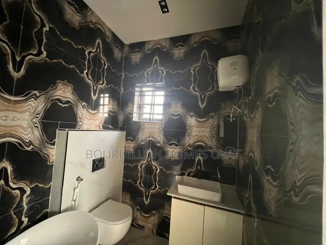 5bdrm Duplex in Ajah for sale