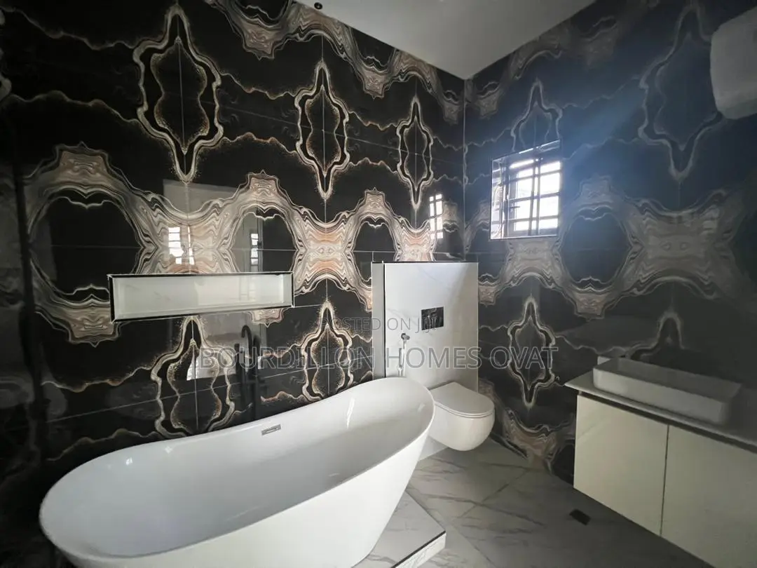 5bdrm Duplex in Ajah for sale