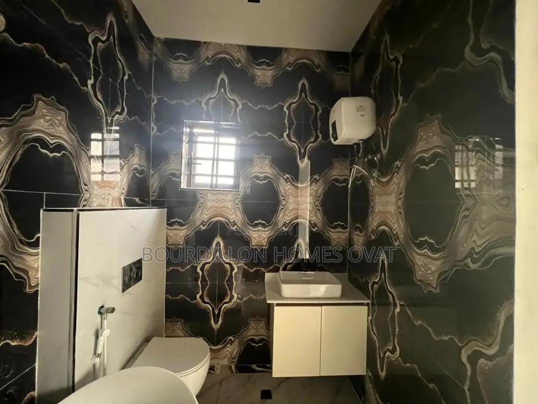 5bdrm Duplex in Ajah for sale