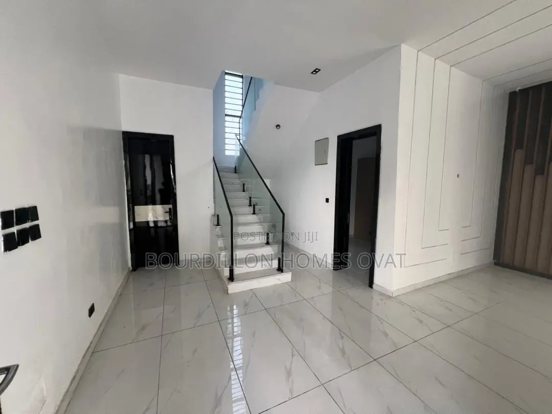 5bdrm Duplex in Ajah for sale