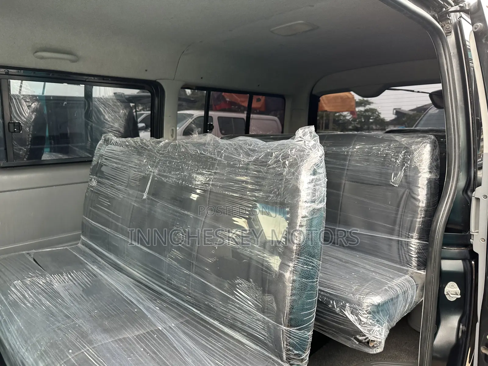 Toyota HiAce 2010 Black