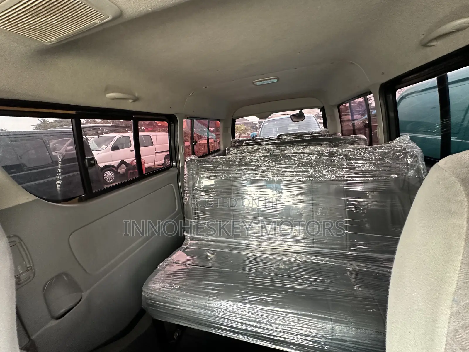 Toyota HiAce 2010 Black